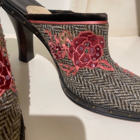 Cole Haan Women’s Kyrene Boho Heel Clog Embroidered Wooden Leather Beautiful 9.5 - Picture 12 of 15